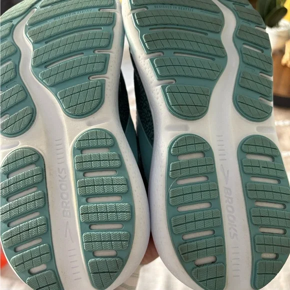 Brooks Women's Ghost Max 2 - Picture 2 of 8